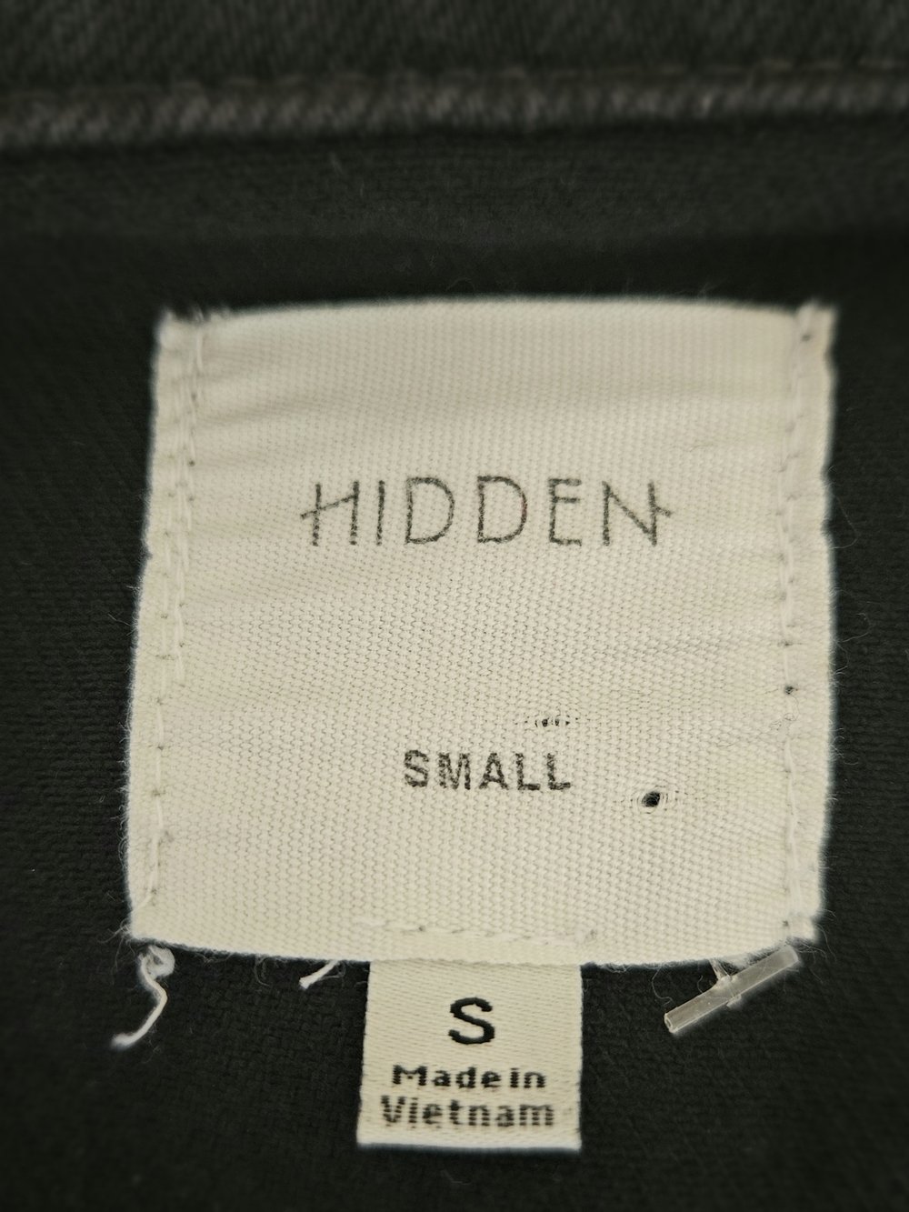 HIDDEN JEANS Black Raw Hem Cropped Denim Jacket Size S Frayed Edge Stretch - Picture 8 of 14